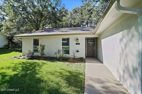 109 Dickson Dr, Brandon, MS 39042 photo 4