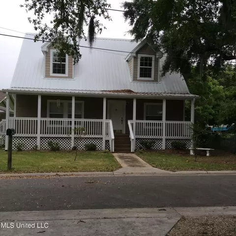 611 Mcintosh St, Gulfport, MS 39507