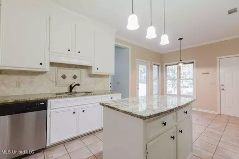 524 Cliffview Dr, Brandon, MS 39047 photo 9
