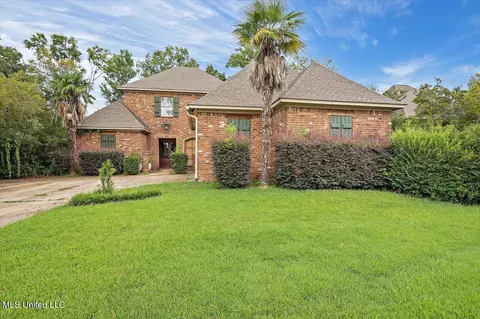 106 Pine Ridge Dr, Canton, MS 39046 photo 1
