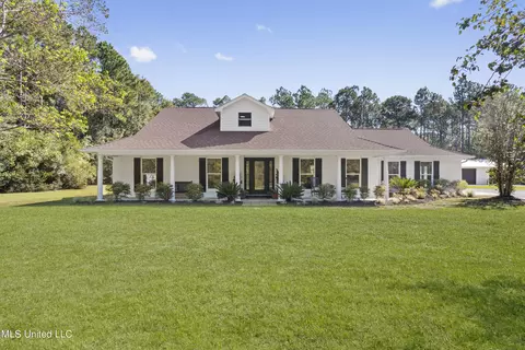 4420 Radio Rd, Ocean Springs, MS 39564
