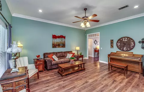 Living - 219 Terrace Dr, Brandon, MS 39042 photo 2 of 4