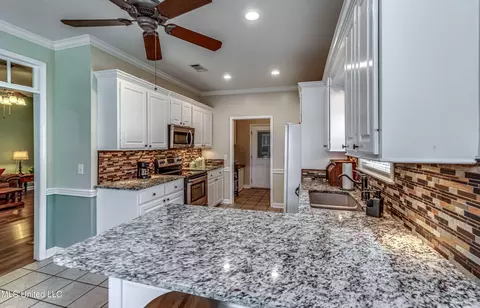 Kitchen - 219 Terrace Dr, Brandon, MS 39042 photo 8 of 8