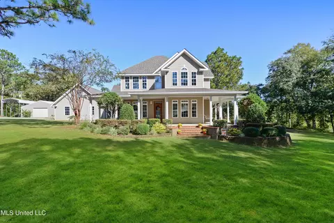 136 Blue Lakes Dr, Lucedale, MS 39452