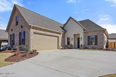 222 Bronson Bnd, Flowood, MS 39232