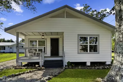 529 Commerce St, Gulfport, MS 39507