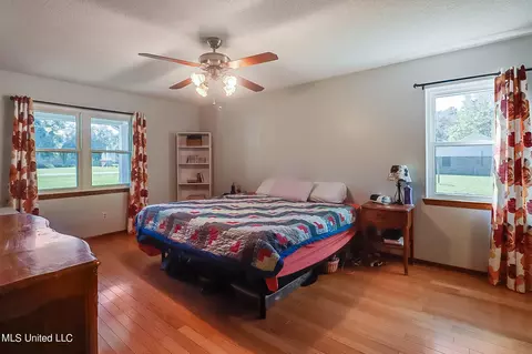 Bedroom - 6220 Mccormack Rd, Moss Point, MS 39562 photo 1 of 9