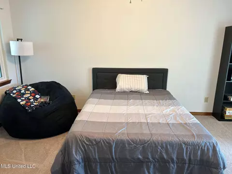 Bedroom - 6220 Mccormack Rd, Moss Point, MS 39562 photo 4 of 9
