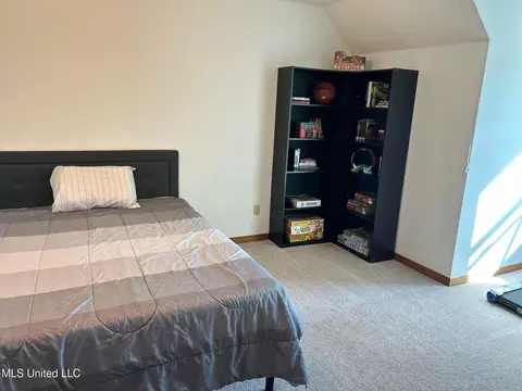 Bedroom - 6220 Mccormack Rd, Moss Point, MS 39562 photo 5 of 9