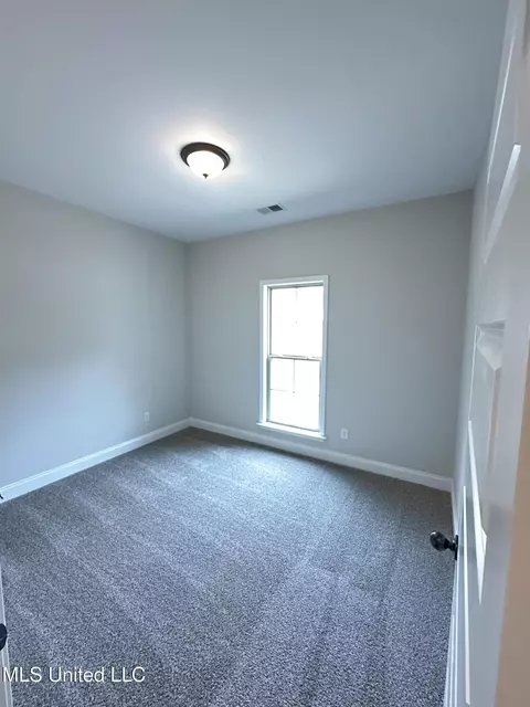 Bedroom - 1009 Collie Dr, Hernando, MS 38632 photo 3 of 4