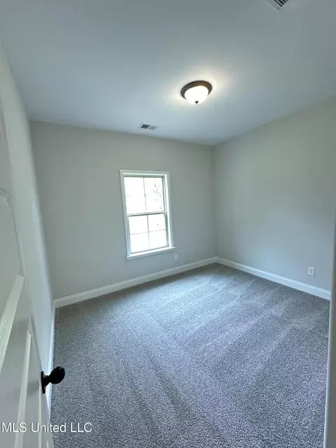Bedroom - 1009 Collie Dr, Hernando, MS 38632 photo 4 of 4