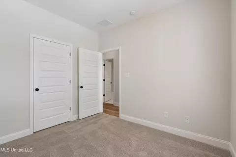 Bedroom - 995 Collie Dr, Hernando, MS 38632 photo 5 of 7