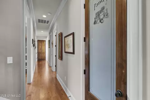 Entry Way - 1404 Ruby Pointe, Flowood, MS 39232 photo 6 of 12
