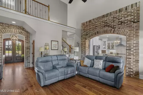 Entry Way - 1404 Ruby Pointe, Flowood, MS 39232 photo 3 of 12