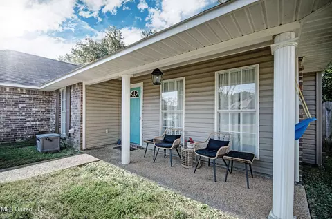Exterior - 533 Eaglewood Dr, Florence, MS 39073 photo 2 of 5