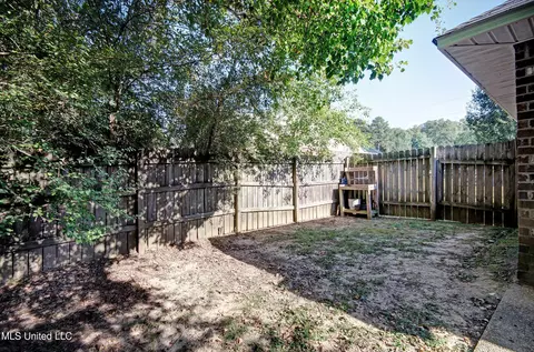 Exterior - 533 Eaglewood Dr, Florence, MS 39073 photo 3 of 5