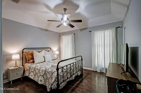 Bedroom - 533 Eaglewood Dr, Florence, MS 39073 photo 1 of 4