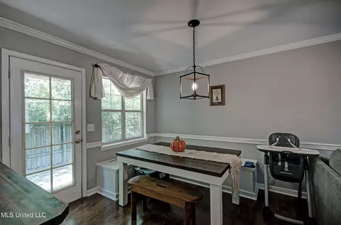Dining - 533 Eaglewood Dr, Florence, MS 39073 photo 1 of 1