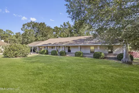 15540 Village Cir, Biloxi, MS 39532