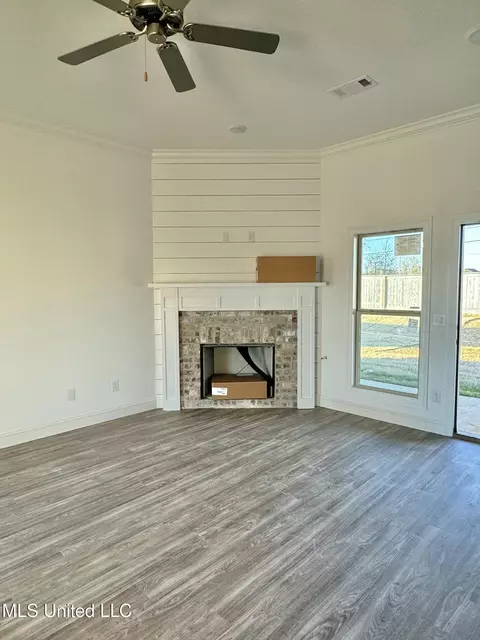Living - 410 Baleigh Way, Canton, MS 39046 photo 2 of 2