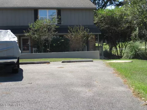 415 Highpoint Dr, Diamondhead, MS 39525 photo 2