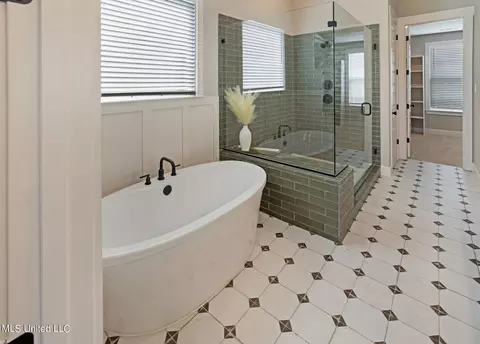 Bath - 6988 Silver Cloud Cv, Olive Branch, MS 38654 photo 2 of 2