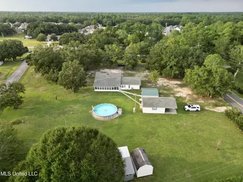7809 Peabody Rd, Ocean Springs, MS 39564