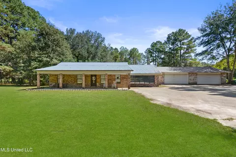 17614 Goff Farm Rd, Moss Point, MS 39562 photo 1