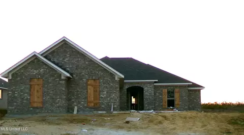 121 Madisonville Dr, Canton, MS 39046