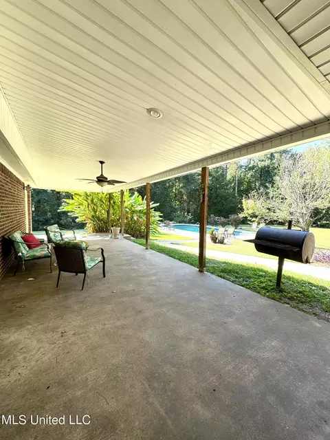 111 Horseshoe Lane Ln, Flora, MS 39071 photo 9