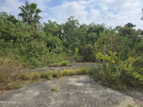 2004 W Beach Blvd, Long Beach, MS 39560