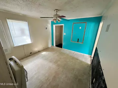 Bedroom - 220 Pin Oak Dr, Jackson, MS 39213 photo 3 of 5