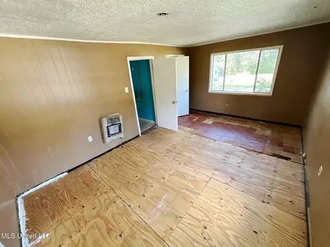 Bedroom - 220 Pin Oak Dr, Jackson, MS 39213 photo 4 of 5