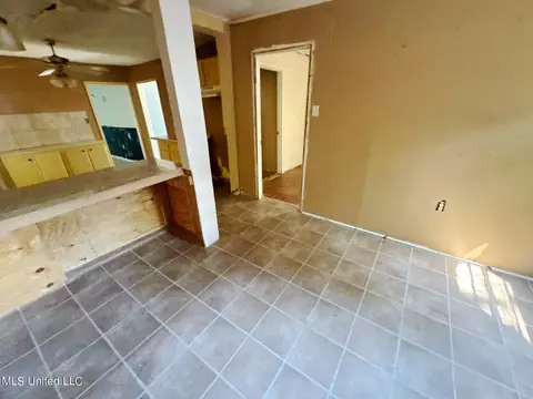 Other - 220 Pin Oak Dr, Jackson, MS 39213 photo 3 of 7