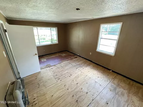 Bedroom - 220 Pin Oak Dr, Jackson, MS 39213 photo 5 of 5