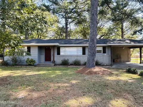 207 Warren Ave, Pelahatchie, MS 39145