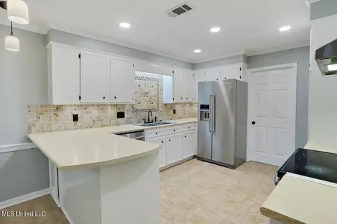 1512 Kristen Dr, Jackson, MS 39211 photo 8