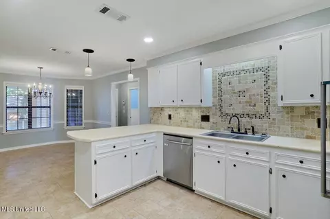 1512 Kristen Dr, Jackson, MS 39211 photo 12