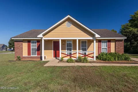 7400 Grace Blvd, Horn Lake, MS 38637