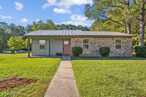 2201 Briargate Dr, Gautier, MS 39553