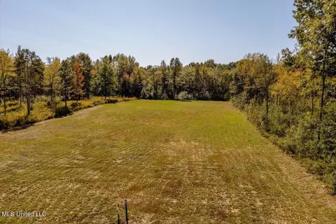 1 Dogwood Rd, Byhalia, MS 38611