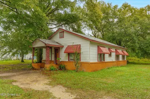 4406 Richard St, Moss Point, MS 39563