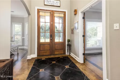 Entry Way - 830 W Slocum Point Cv, Hernando, MS 38632 photo 2 of 5