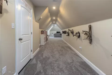 Entry Way - 830 W Slocum Point Cv, Hernando, MS 38632 photo 5 of 5