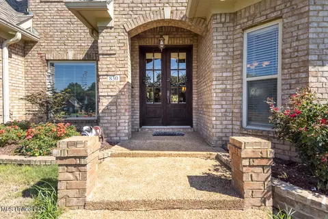 Entry Way - 830 W Slocum Point Cv, Hernando, MS 38632 photo 1 of 5