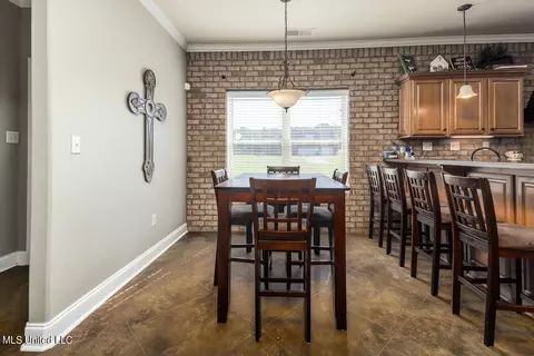 Dining - 830 W Slocum Point Cv, Hernando, MS 38632 photo 2 of 2