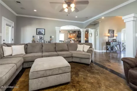 Living - 830 W Slocum Point Cv, Hernando, MS 38632 photo 1 of 1