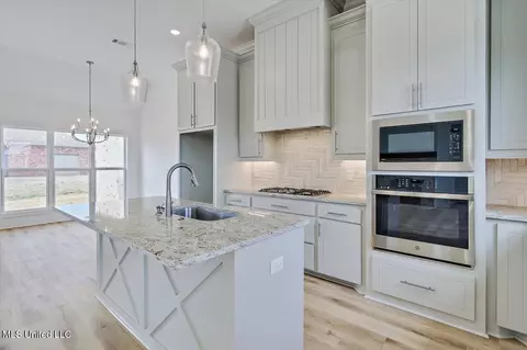 Kitchen - 703 Radiance Pl, Brandon, MS 39042 photo 1 of 3