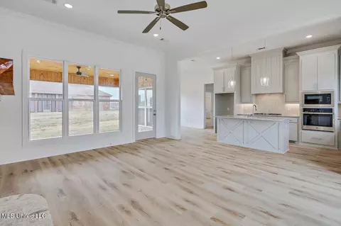 Living - 703 Radiance Pl, Brandon, MS 39042 photo 1 of 4