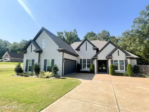 Exterior - 3039 Fossil Hill Dr, Hernando, MS 38632 photo 2 of 6